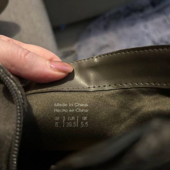 Call it Spring Size 8 grey boot. - Picture 3 of 10